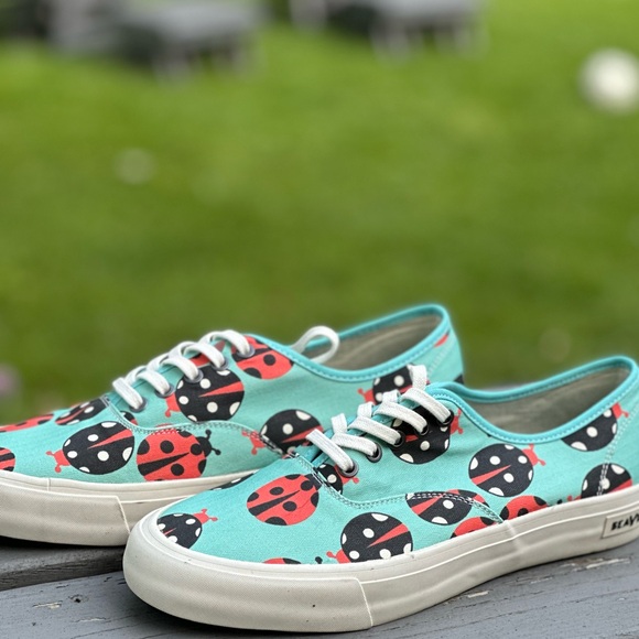 Sea Vees Legend Mr Turk ladybug print on aquamarine size 10 men sneakers - Picture 2 of 8